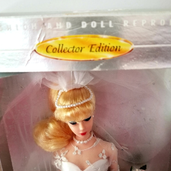 COLLECTORS' EDITION/REPRODUCTION WEDDING BARBIE/NEW IN BOX - Picture 2 of 4